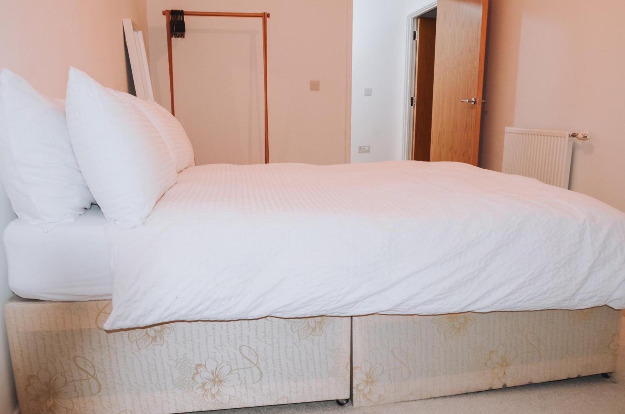 Spacious And Luxury 2 Bed 2 Bath Just 5 Minutes Walk From The Underground * Londres