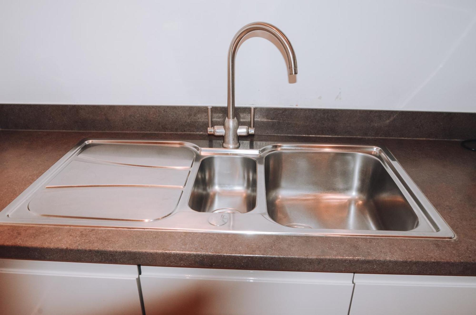 Spacious And Luxury 2 Bed 2 Bath Just 5 Minutes Walk From The Underground Londres