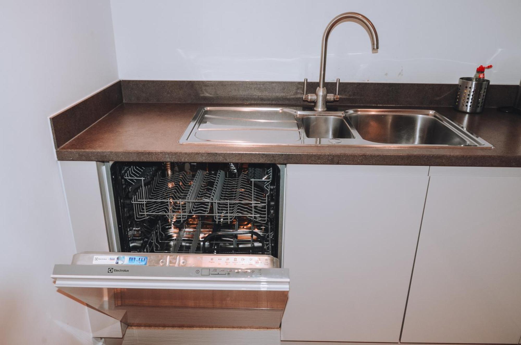 Spacious And Luxury 2 Bed 2 Bath Just 5 Minutes Walk From The Underground Apartamento Londres