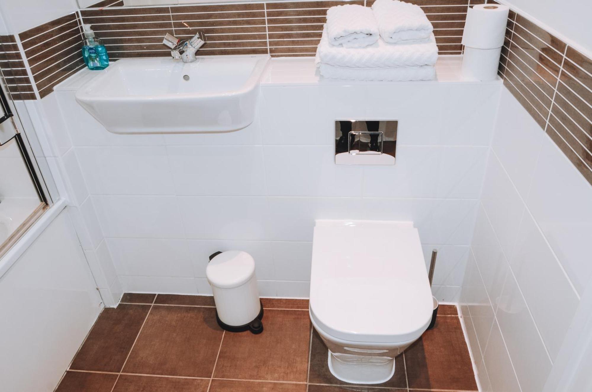 Spacious And Luxury 2 Bed 2 Bath Just 5 Minutes Walk From The Underground Apartamento Londres